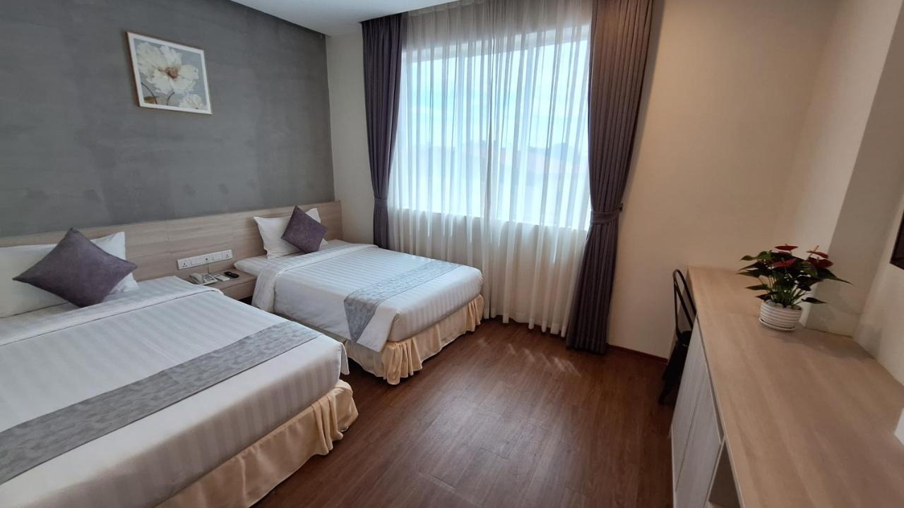 Joli Hotel Phnom Pen Exterior foto